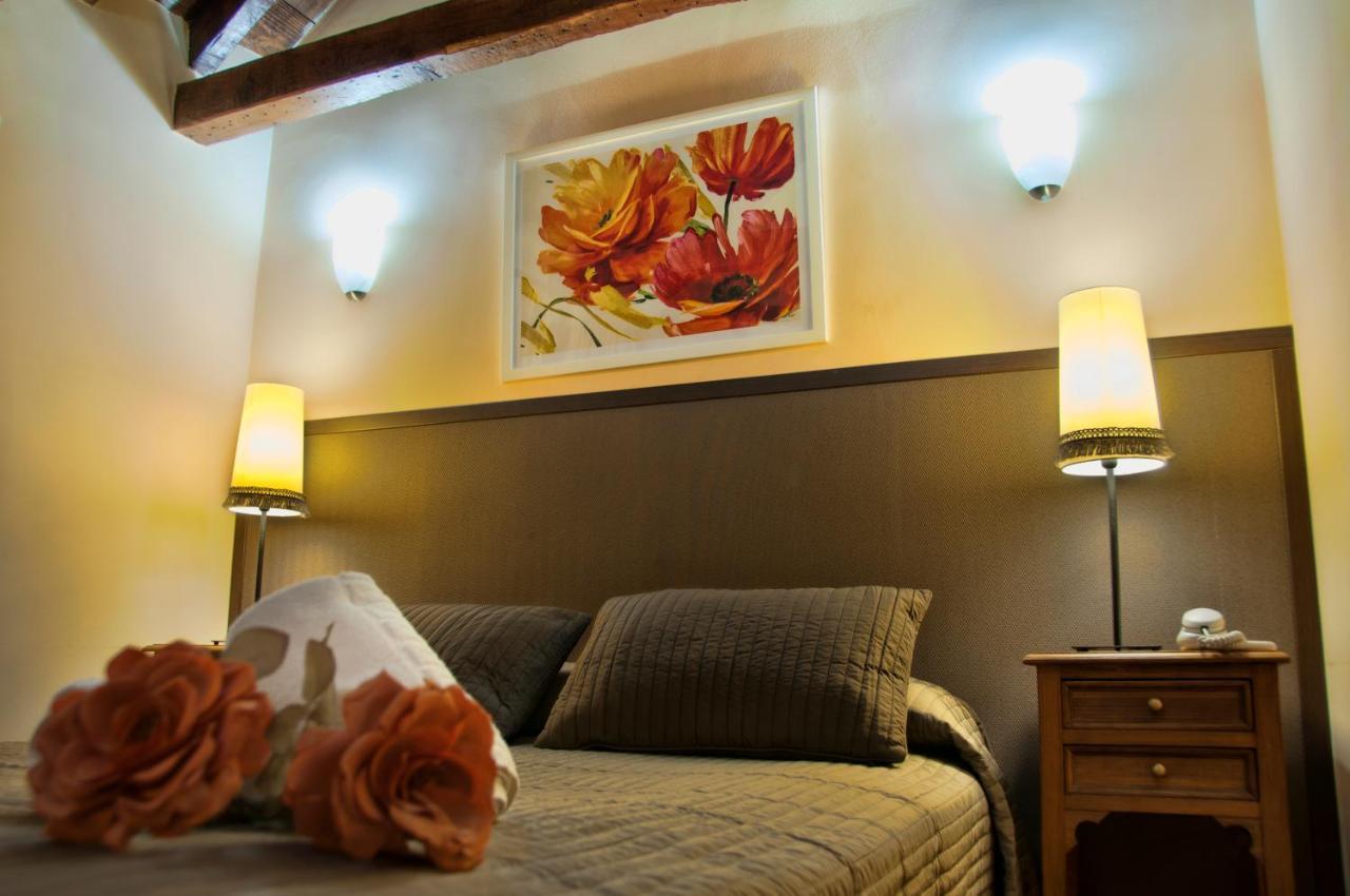 Hostal Alfonso XII By Toledo Ap Exterior photo